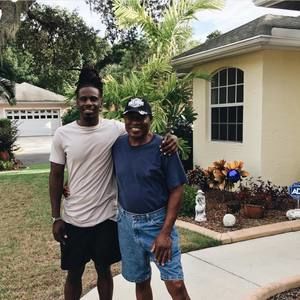 Meet your Posher, Devontae